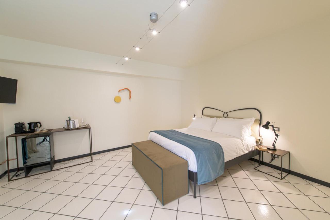 Palazzo Sertorio Suites กาวี ภายนอก รูปภาพ
